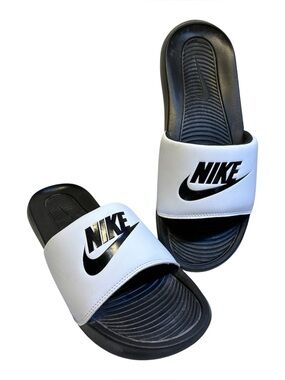 Nike Victori One
Men's Slides size 8